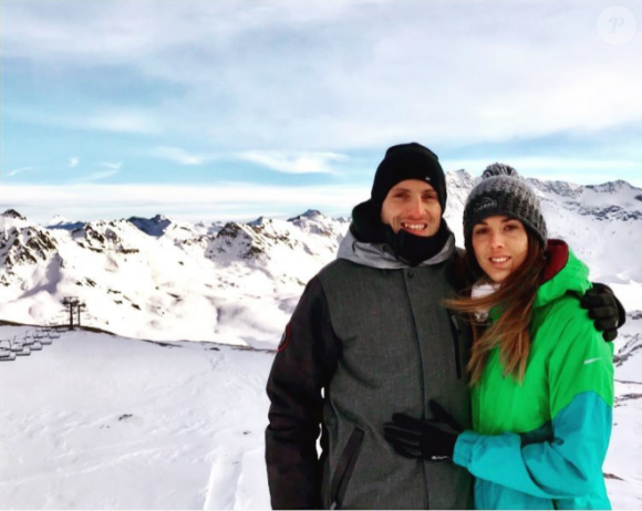 Renaud Lavillenie et Anaïs Poumarat, ici à Tignes en janvier 2017, vont se marier ! Le perchiste a fait sa demande en mariage à l'occasion du 28e anniversaire de sa compagne fin février 2017. Photo Instagram Anaïs Poumarat.