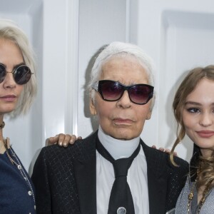 Cara Delevingne, Karl Lagerfeld et Lily-Rose Depp - Défilé de mode prêt-à-porter automne-hiver 2017/2018 "Chanel" au Grand Palais à Paris le 7 mars 2017. © Olivier Borde/ Bestimage