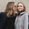 Vanessa Paradis et sa fille Lily-Rose Depp arrivent au défilé de mode prêt-à-porter automne-hiver 2017/2018 "Chanel" au Grand Palais à Paris. Le 7 mars 2017 © CVS-Veeren / Bestimage