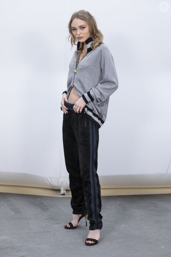 Lily-Rose Depp au défilé de mode "Chanel" collection prêt-à-porter Automne-Hiver 2017/2018 au Grand Palais à Paris, France, le 7 mars 2017. © Olivier Borde/Bestimage