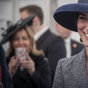 La duchesse Catherine de Cambridge et le prince William ont rencontrés les invités de la réception qui suivait l'inauguration d'un monument à la mémoire des soldats britanniques tombés en Irak et en Afghanistan, à Londres le 9 mars 2017.