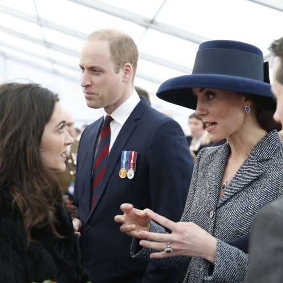 La duchesse Catherine de Cambridge et le prince William ont rencontrés les invités de la réception qui suivait l'inauguration d'un monument à la mémoire des soldats britanniques tombés en Irak et en Afghanistan, à Londres le 9 mars 2017.