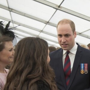 La duchesse Catherine de Cambridge et le prince William ont rencontrés les invités de la réception qui suivait l'inauguration d'un monument à la mémoire des soldats britanniques tombés en Irak et en Afghanistan, à Londres le 9 mars 2017.