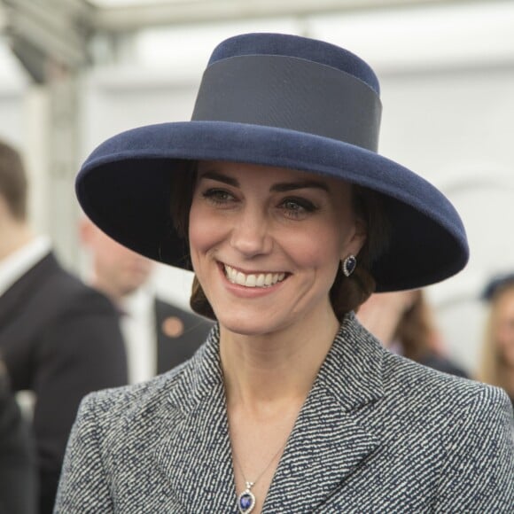 La duchesse Catherine de Cambridge et le prince William ont rencontrés les invités de la réception qui suivait l'inauguration d'un monument à la mémoire des soldats britanniques tombés en Irak et en Afghanistan, à Londres le 9 mars 2017.