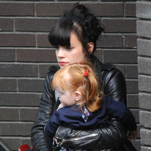 Lily Allen et sa fille Marnie à Londres, mai 2014.