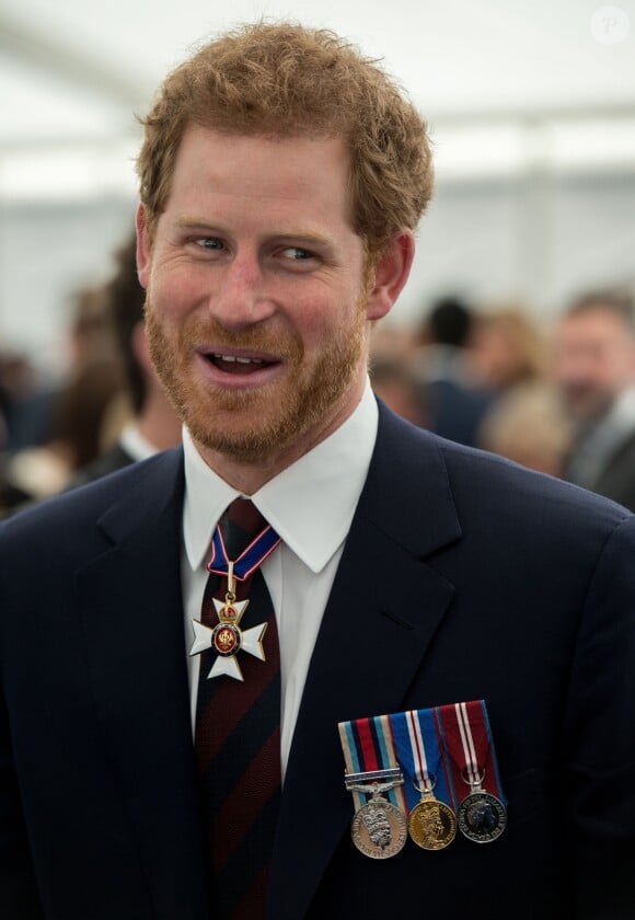 Le prince Harry lors de l'inauguration d'un monument à la mémoire des soldats britanniques tombés en Irak et en Afghanistan à Londres le 9 mars 2017.