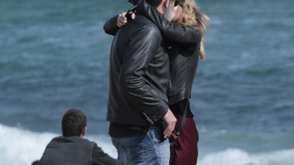 Jeffrey Dean Morgan et Hilarie Burton: Baisers à la plage pour le couple discret