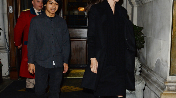Angelina Jolie, apaisée avec Maddox, remet les pieds à Buckingham