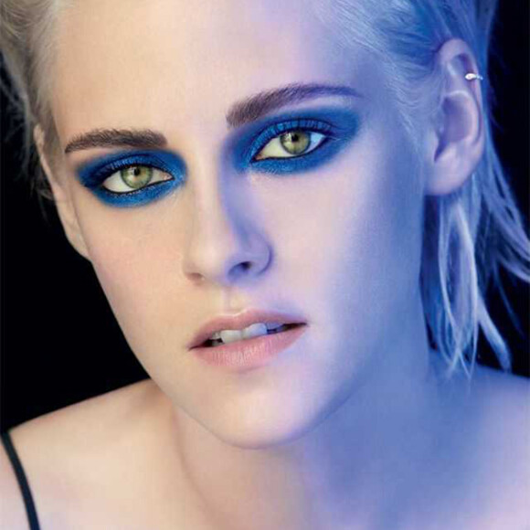 Kristen Stewart figure sur la campagne Ombre Première Collection Yeux 2017 de Chanel.