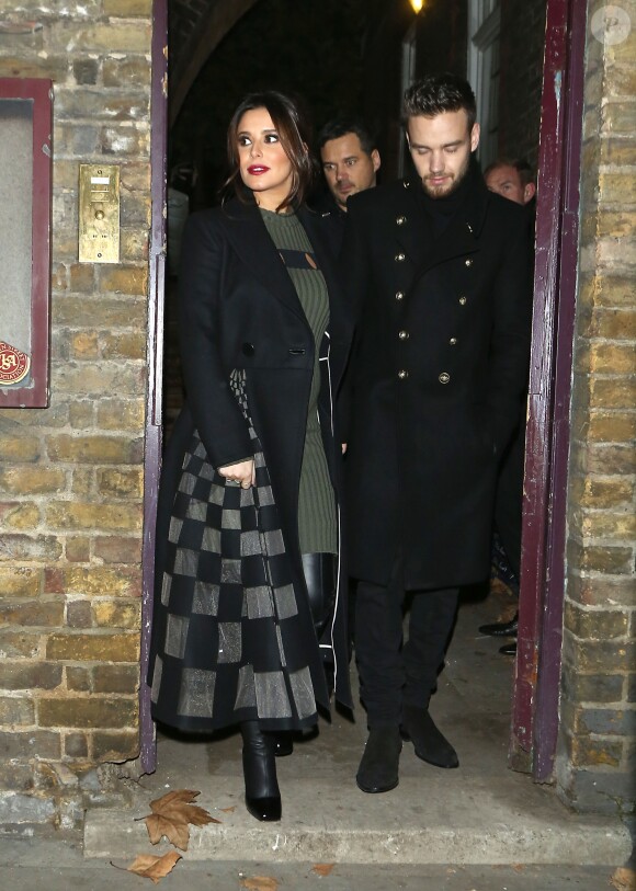 Cheryl Cole (Cheryl Fernandez-Versini) enceinte et son compagnon Liam Payne à la sortie de la chorale de Noël de l'église de St James à Londres. 29 November 2016