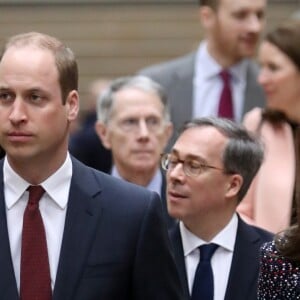 Le prince William et Kate Middleton visitent la galerie des impressionnistes au musée d'Orsay à Paris le 18 mars 2017.