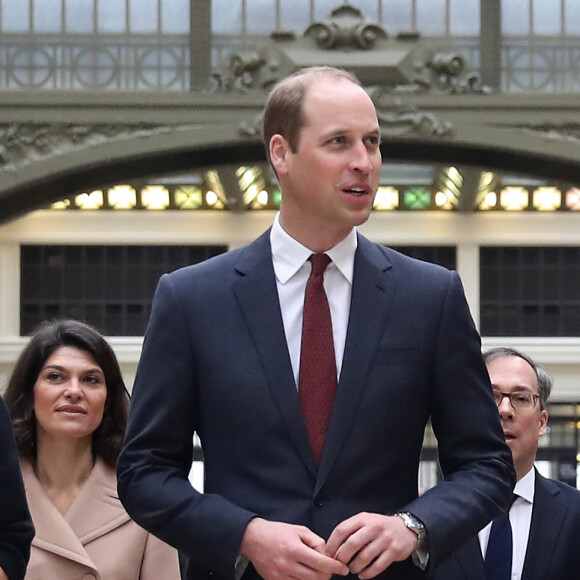 Le prince William et Kate Middleton visitent la galerie des impressionnistes au musée d'Orsay à Paris le 18 mars 2017.