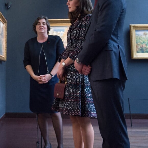 Laurence des Cars, présidente du musée d'Orsay - Le prince William et Kate Middleton visitent la galerie des impressionnistes au musée d'Orsay à Paris le 18 mars 2017.