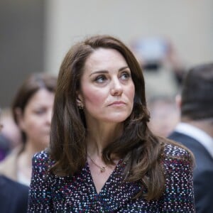 Le prince William et Kate Middleton visitent la galerie des impressionnistes au musée d'Orsay à Paris le 18 mars 2017.