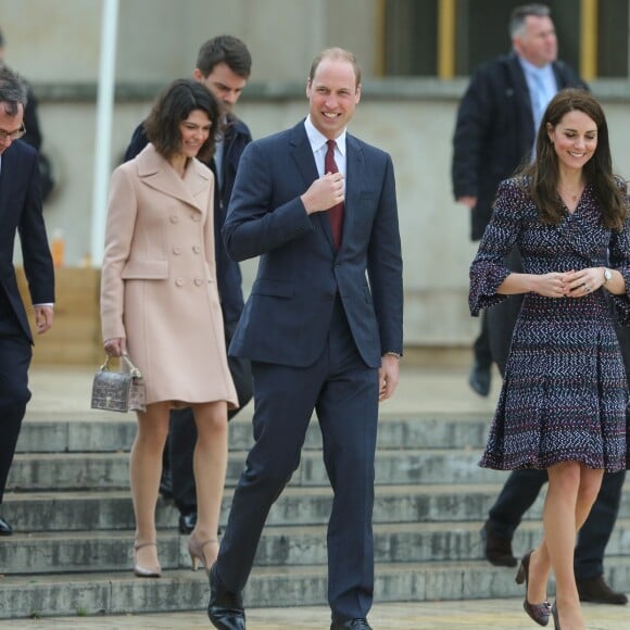 Le prince William et Kate Middleton sur le parvis des droits de l'homme au Trocadéro à Paris le 18 mars 2017.