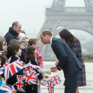 Le prince William et Kate Middleton sur le parvis des droits de l'homme au Trocadéro à Paris le 18 mars 2017.