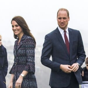 Le prince William et Kate Middleton sur le parvis des droits de l'homme au Trocadéro à Paris le 18 mars 2017.