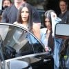 Kim et Kourtney Kardashian avec leurs filles Penelope et North West - La famille Kardashian arrive dans les studios de tournage pour leur émission 'Keeping Up With The Kardashian's' à Los Angeles le 10 mars 2017.