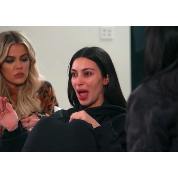 Kim Kardashian racontant son braquage dans l'émission "L'incroyable famille Kardashian", épisode diffusé le 19 mars 2017 aux Etats-Unis