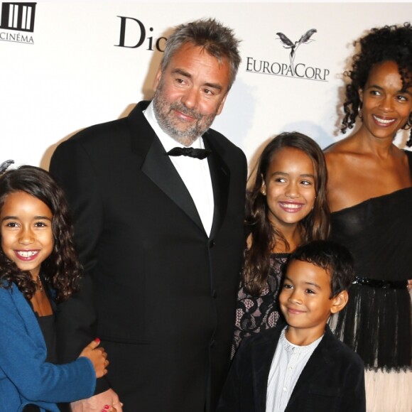 Luc Besson, sa fille Juliette, sa femme Virginie Silla, leurs filles Thalia et Sateen et leur fils Mao Soiree d'inauguration de la Cité du Cinéma à Saint Denis, en France, le 21 septembre 2012