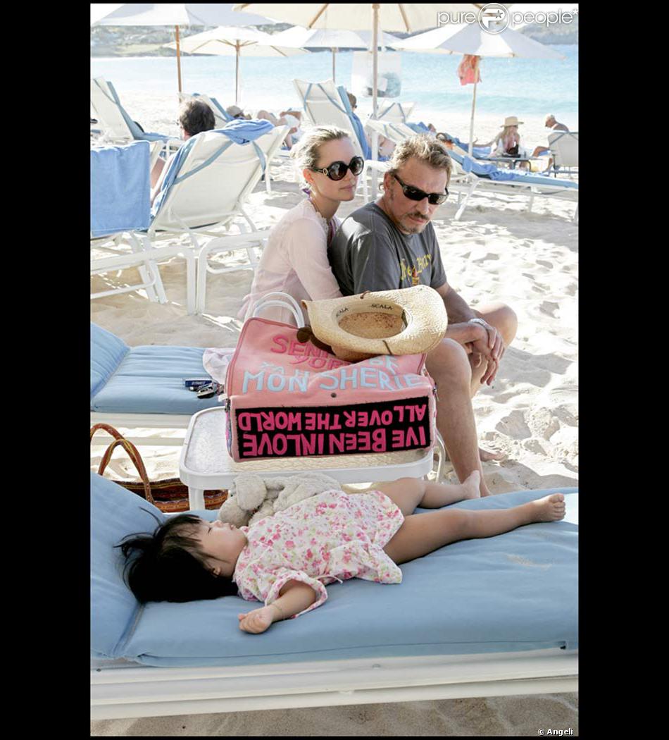 Johnny Et Laeticia Hallyday Passent Leurs Vacances A Saint Barthelemy Avec Leur Adorable Petite Jade Purepeople