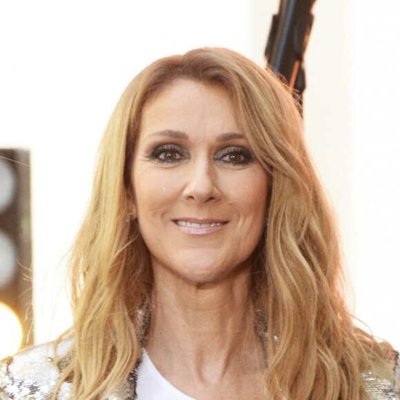 Céline Dion donne un concert lors de sa participation à l'émission "Today" de la chaîne NBC au Rockefeller Plaza à New York, le 22 juillet 2016
