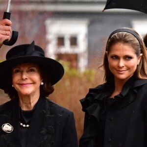 La reine Silvia de Suède et la princesse Madeleine - Obsèques du prince Richard de Sayn-Wittgenstein-Berleburg à Bad Berleburg en Allemagne le 21 mars 2017. 21/03/2017 - Bad Berlebourg