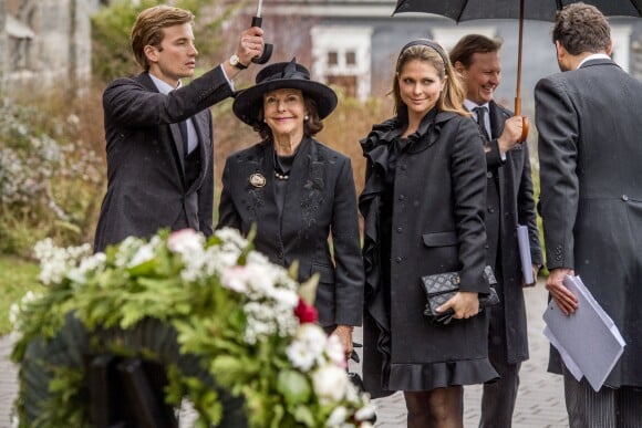 La reine Silvia de Suède et la princesse Madeleine - Obsèques du prince Richard de Sayn-Wittgenstein-Berleburg à Bad Berleburg en Allemagne le 21 mars 2017. 21/03/2017 - Bad Berlebourg
