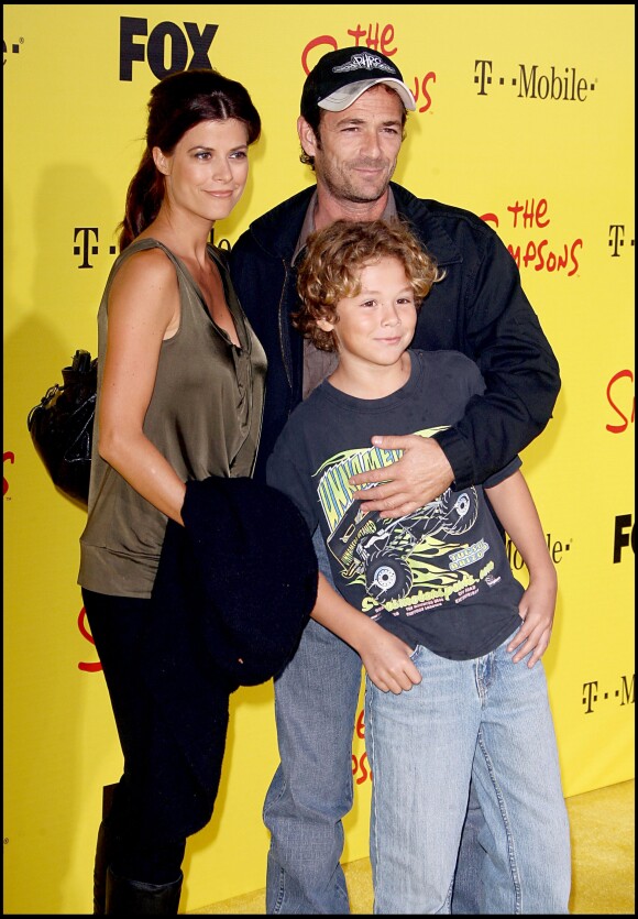 Luke Perry en famille - Soirée du 20e anniversire des Simpsons à Los Angeles.