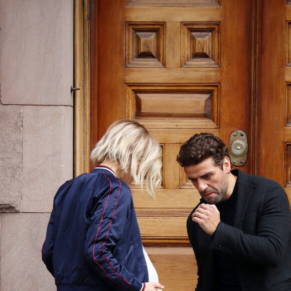 Olivia Wilde et Oscar Isaac sur le tournage du film "Life Itself" à New York le 21 mars 2017.