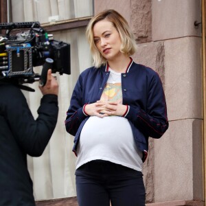 Olivia Wilde, enceinte pour les besoins du tournage du film "Life Itself" à New York le 21 mars 2017.