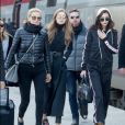 Yolanda Hadid et ses filles Gigi et Bella Hadid à Gare du Nord. Paris, le 1er décembre 2016.