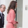 Kate Middleton, duchesse de Cambridge, arrive au Royal College d'obstétriciens et gynécologues pour le lancement d'une série de films sur la santé mentale des parents, à Londres le 23 mars 2017.