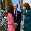 Kate Middleton, duchesse de Cambridge, au Royal College d'obstétriciens et gynécologues pour le lancement avec l'association Best Beginnings d'une série de films pédagogiques sur la santé mentale des parents, à Londres le 23 mars 2017.