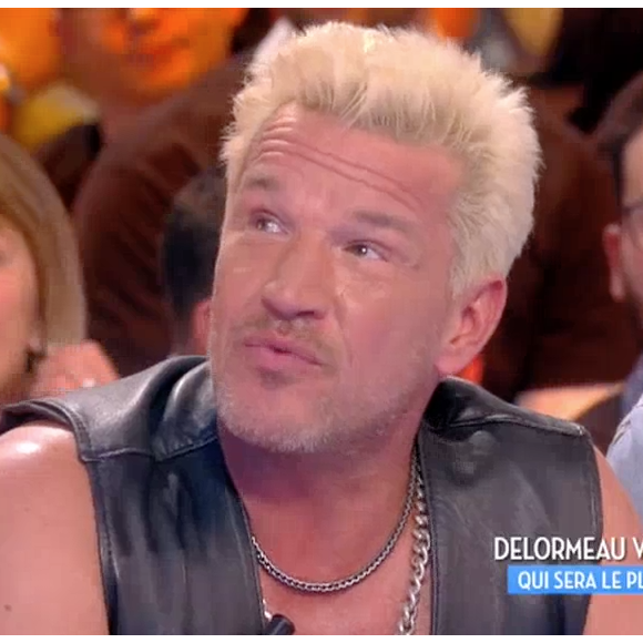 Benjamin Castaldi s'en prend violemment à Cauet et Stéphane Guillon dans "Castaldi vs Delormeau : Qui sera le meilleur animateur ?". C8, le 23 mars 2017.