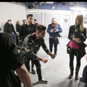 Exclusif - Nikos Aliagas en famille dans les backstage du dernier concert de la tournée "Ensemble" de Kendji Girac à l'AccorHotels Arena, à Paris, le 10 mars 2017.