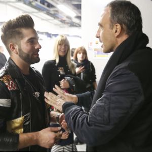 Exclusif - Nikos Aliagas en famille dans les backstage du dernier concert de la tournée "Ensemble" de Kendji Girac à l'AccorHotels Arena, à Paris, le 10 mars 2017.