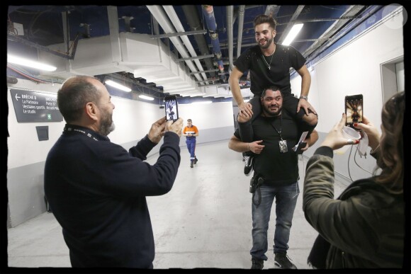 Exclusif - Kendji Girac dans les backstage de son dernier concert de la tournée "Ensemble" à l'AccorHotels Arena (POPB Bercy) à Paris, le 10 mars 2017.
