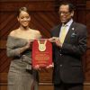 Rihanna reçoit le prix d'Humanitarian Of The Year de la Harvard Foundation à Cambridge. Le 28 février 2017.