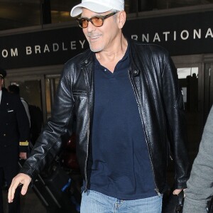 George Clooney arrive à l'aéroport de LAX à Los Angeles, le 22 mars 2017