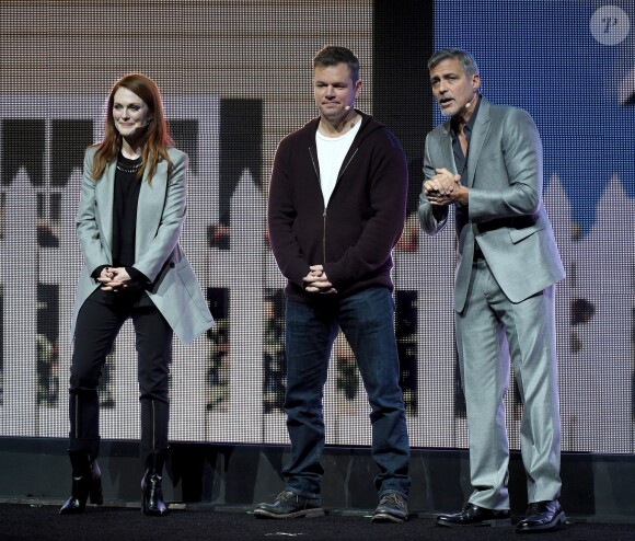 Julianne Moore, Matt Damon et George Clooney sur la scène du CinemaCon 2017 au Caesars Palace le 28 mars 2017 à Las Vegas. Le trio présente le film "Suburbicon".