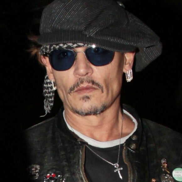 Johnny Depp quitte la soirée d'anniversaire de Lady Gaga au restaurant Gjelina à Los Angeles le 28 mars 2017.