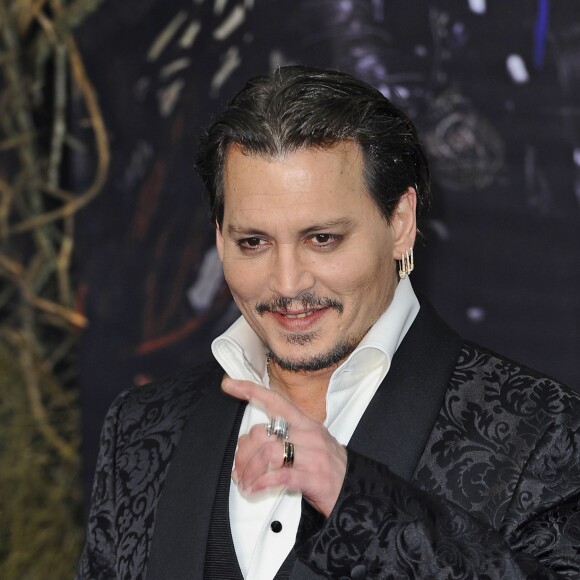 Johnny Depp à la première du film "Alice Through The Looking Glass" à Londres le 10 mai 2016