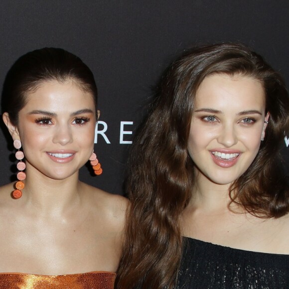 Dylan Minnette, Selena Gomez, Katherine Langford à la première de ''13 Reasons Why'' au Paramount Studios à Los Angeles, le 30 mars 2017