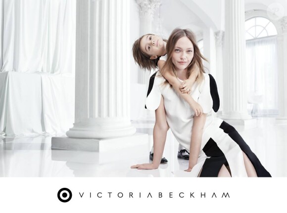 La collection Victoria Beckham x Target sera disponible dès le 9 avril.