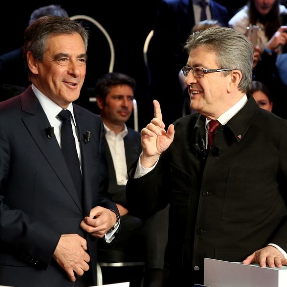 François Fillon, candidat à l'élection présidentielle du parti ''Les Républicains" (LR) et Jean-Luc Mélenchon, candidat à l'élection présidentielle de la "France Soumise" sur le plateau du ''Grand Débat'' des 11 candidats à l'élection présidentielle organisé par les chaînes de télévision BFM TV et CNews, à La Plaine-Saint-Denis, le 4 avril 2017. © Dominique Jacovides/Bestimage