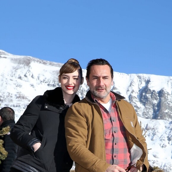 Louise Bourgoin et Gilles Lellouche au photocall pour le film "Sous le même Toit" lors du 20ème festival du film de comédie de l'Alpe d'Huez le 20 janvier 2017. © Dominique Jacovides / Bestimage