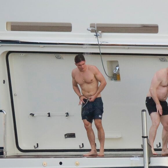Semi-Exclusif - Orlando Bloom en yacht avec des amis lors de ses vacances à Saint-Barthélemy, le 19 mars 2017.