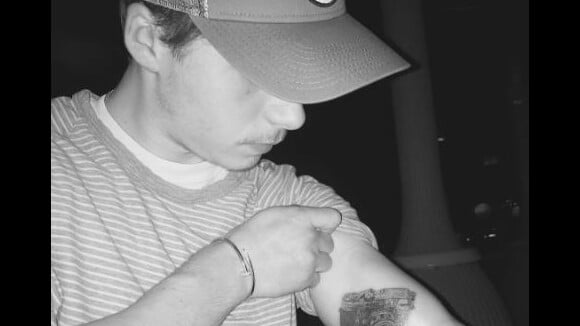 Brooklyn Beckham : Deuxième tatouage pour le fils de David et Victoria