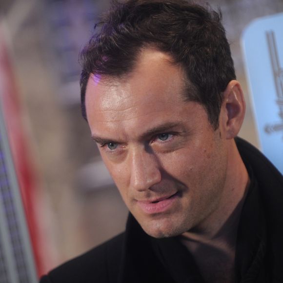 Jude Law illumine l'Empire State Building en l'honneur du philanthrope Sir Ian McKellen (Only Make Believe) à New York le 14 novembre 2016
